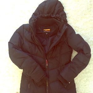 Knee length black down puffy coat, small